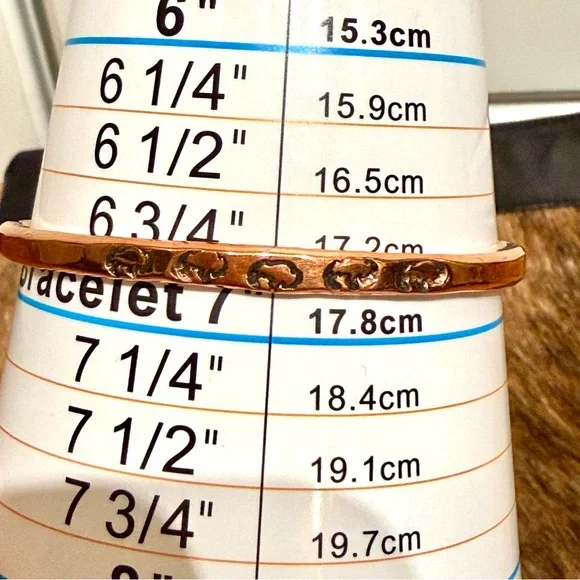 Elegant Shirley Plummer Copper Bracelet - Picture 3 of 6